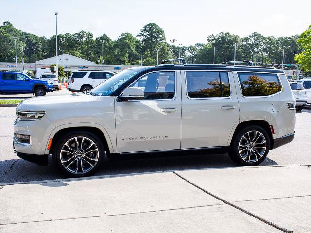 Used 2022 Jeep Grand Wagoneer Series III w/ Rear Seat Video Group 1 AWD/4WD image 3