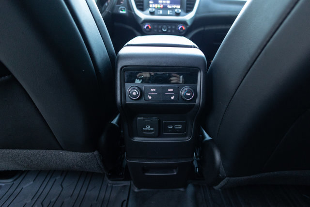 Used 2021 GMC Acadia SLT w/ Preferred Package image 11