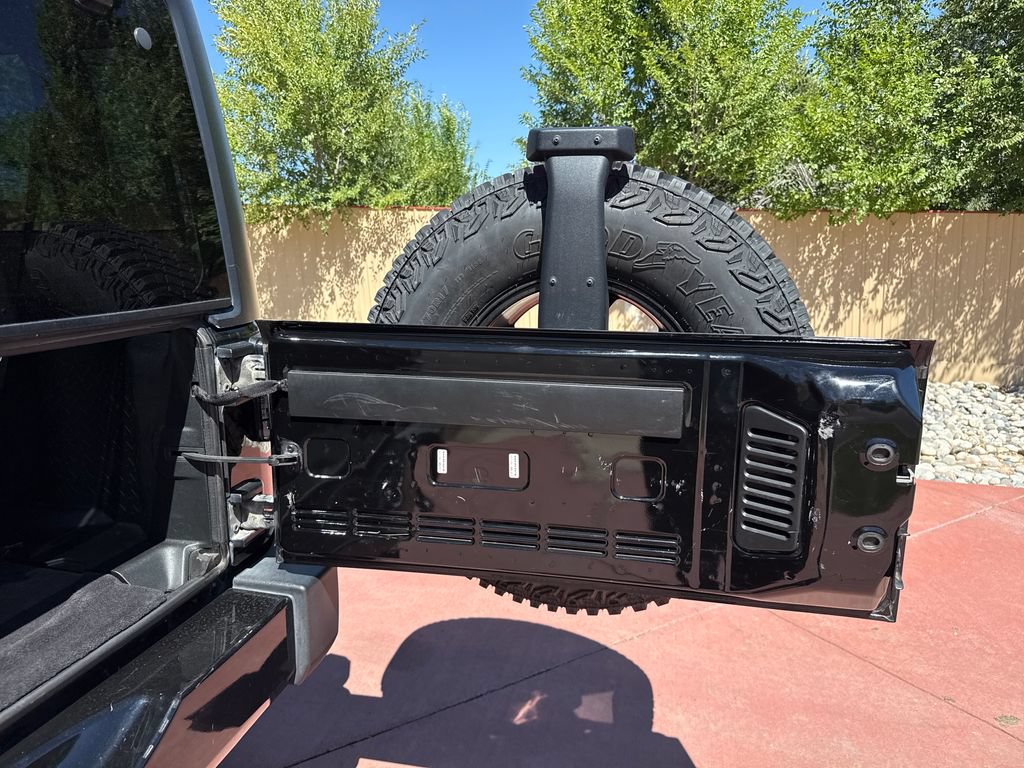 Used 2017 Jeep Wrangler Sahara w/ Dual Top Group AWD/4WD image 8