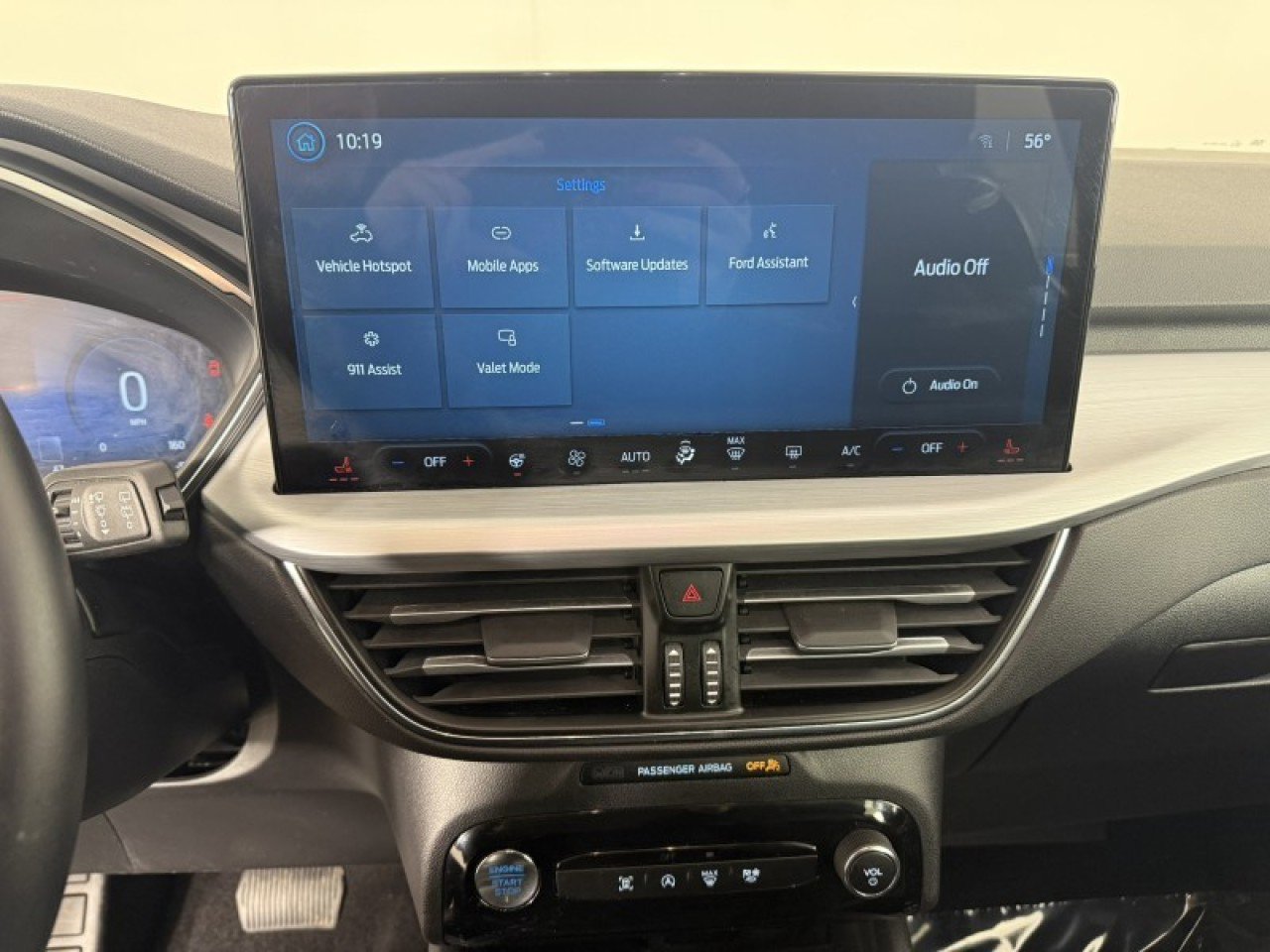 Certified 2025 Ford Escape Platinum image 17