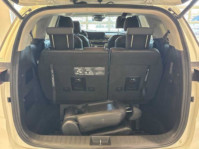 Used 2024 Kia Carnival EX image 25
