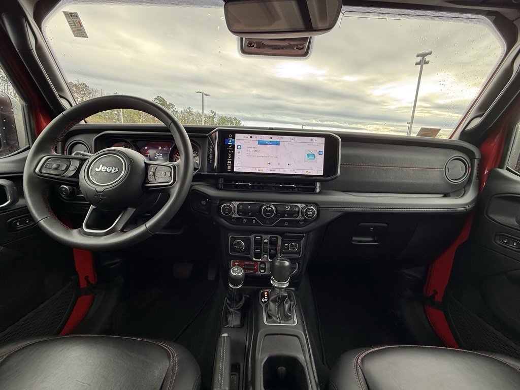 Used 2024 Jeep Gladiator Rubicon w/ Technology Group image 29