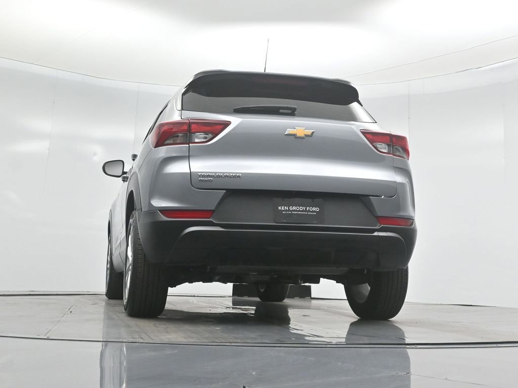 Used 2024 Chevrolet TrailBlazer LS image 18