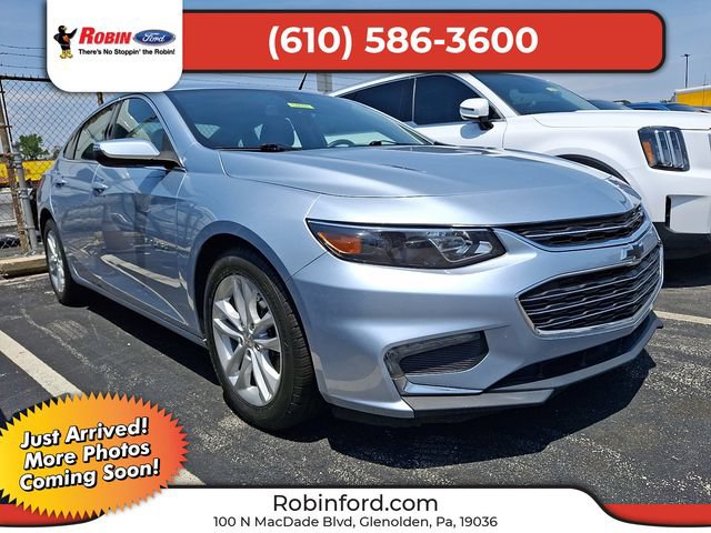 Used 2017 Chevrolet Malibu LT FWD image 1