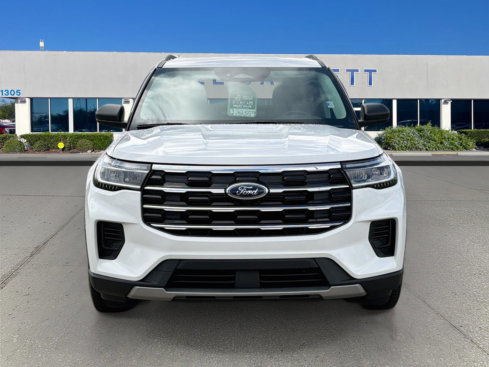 Certified 2025 Ford Explorer Active RWD image 2
