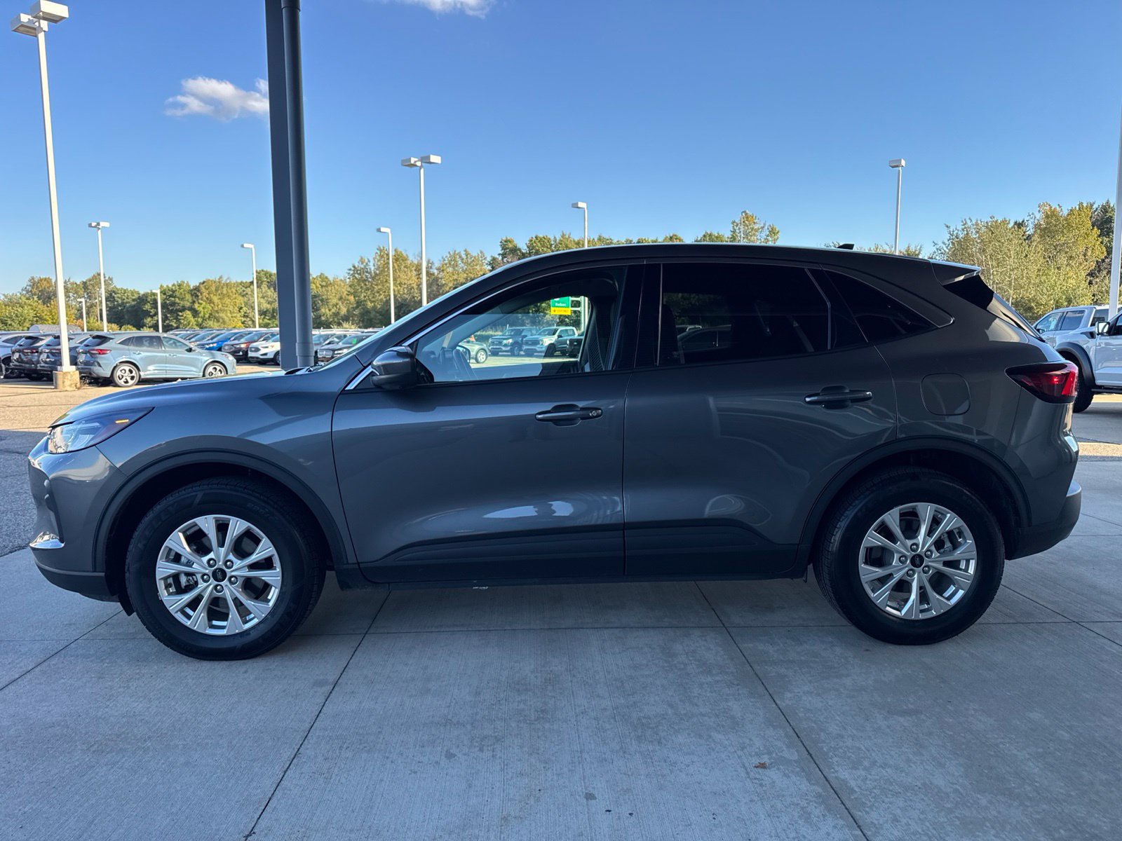 Certified 2023 Ford Escape Active w/ Tech Pack #2 AWD/4WD image 4