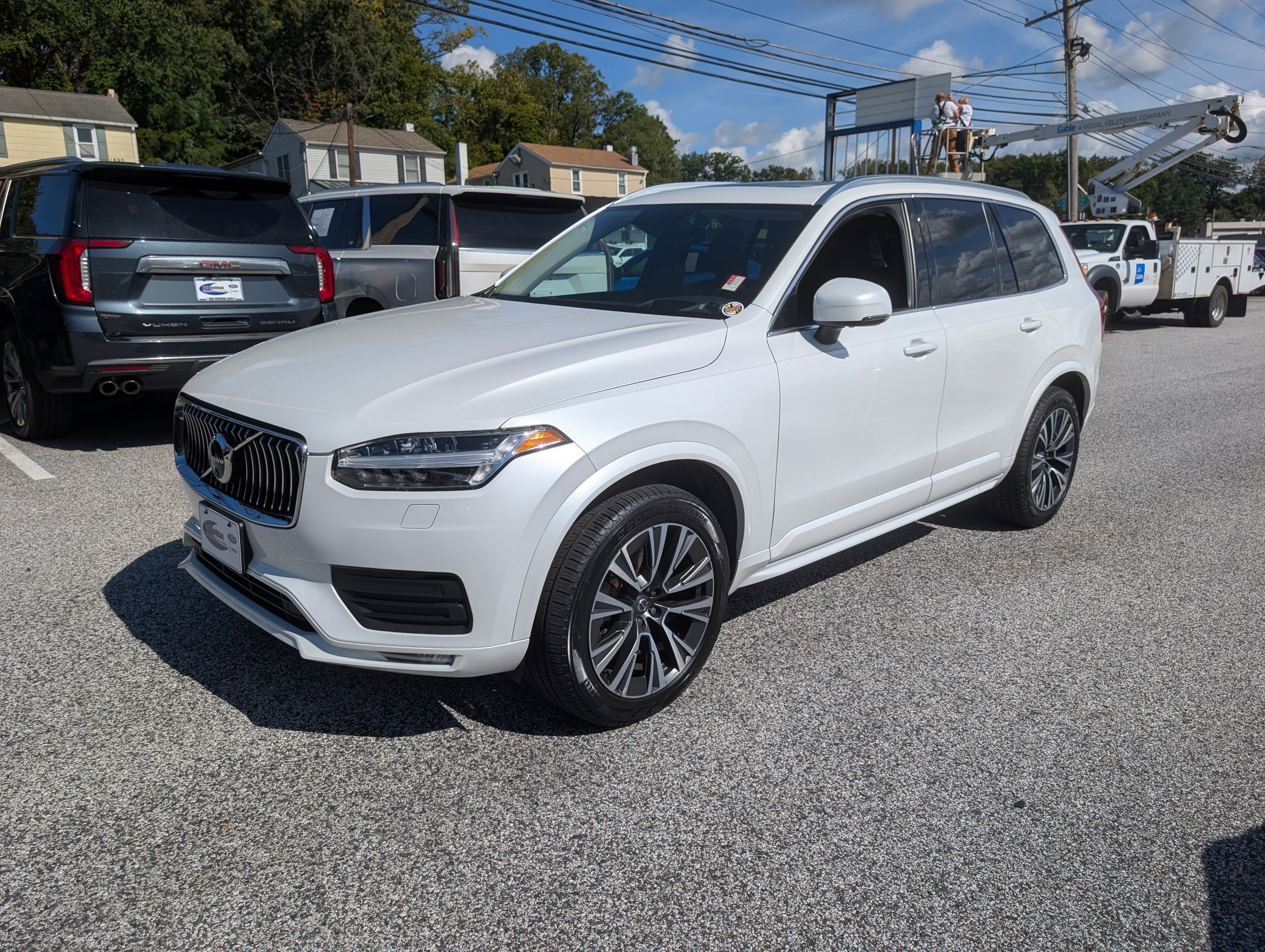 Used 2021 Volvo XC90 T6 Momentum w/ Advanced Package image 2