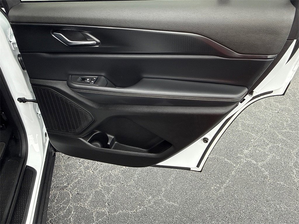 Used 2025 Jeep Grand Cherokee L Altitude image 16