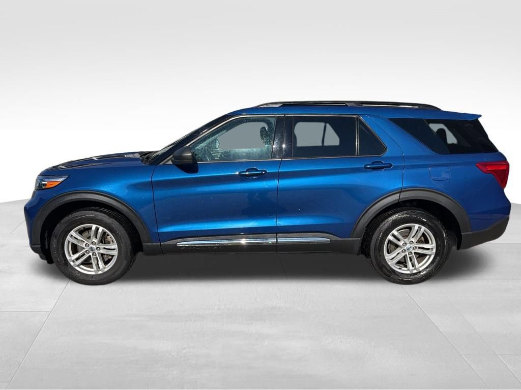 Certified 2022 Ford Explorer XLT image 3