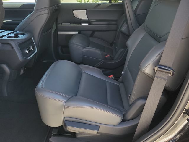 Certified 2025 Ford Expedition Active AWD/4WD image 8