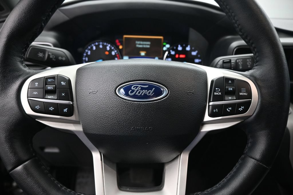 Certified 2023 Ford Explorer XLT w/ Equipment Group 202A AWD/4WD image 11