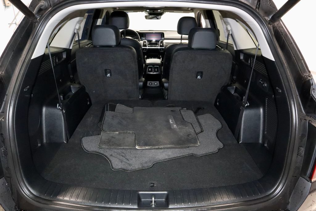 Used 2022 Kia Sorento EX w/ Panoramic Sunroof Package image 15
