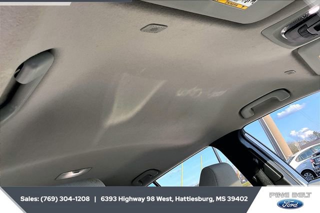 Used 2023 Toyota Corolla Cross L image 16