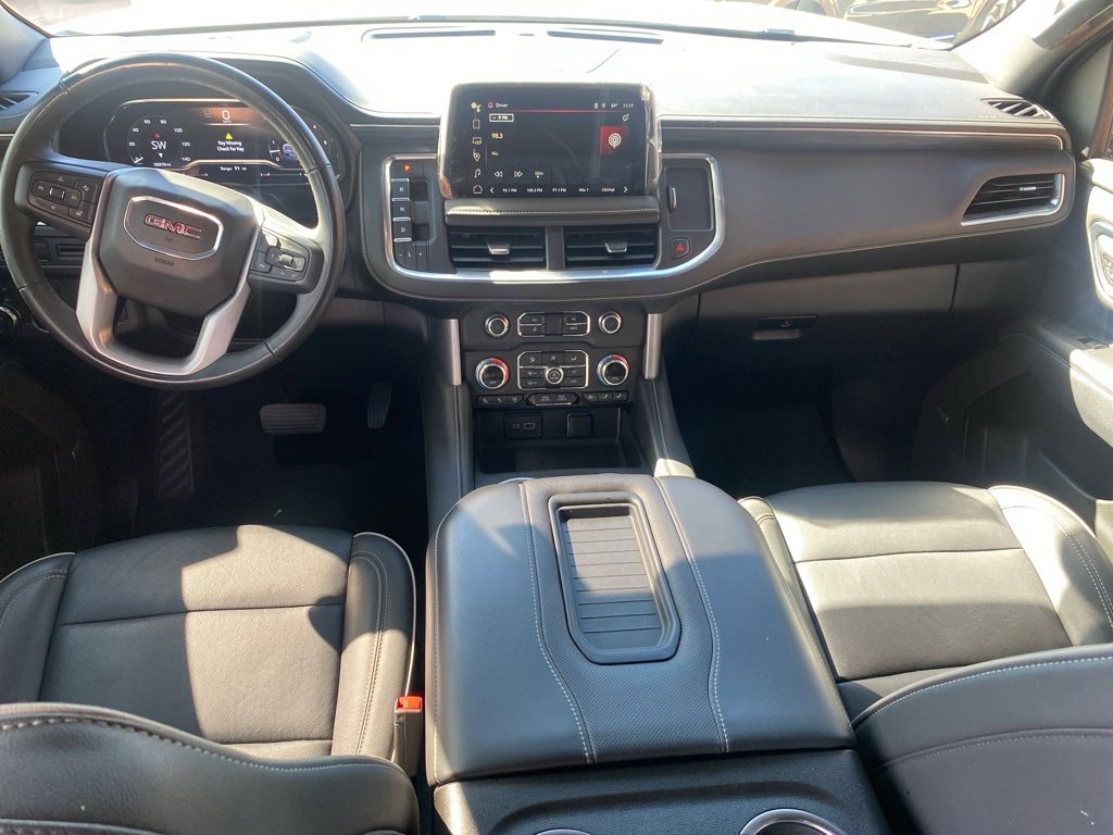 Used 2024 GMC Yukon SLT w/ SLT Luxury Package image 23