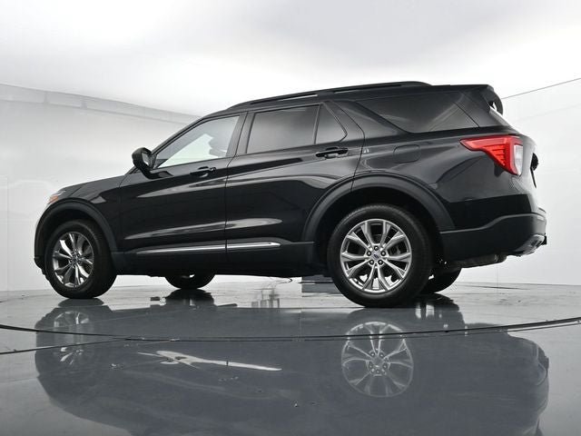 Certified 2023 Ford Explorer XLT w/ Equipment Group 202A AWD/4WD image 33