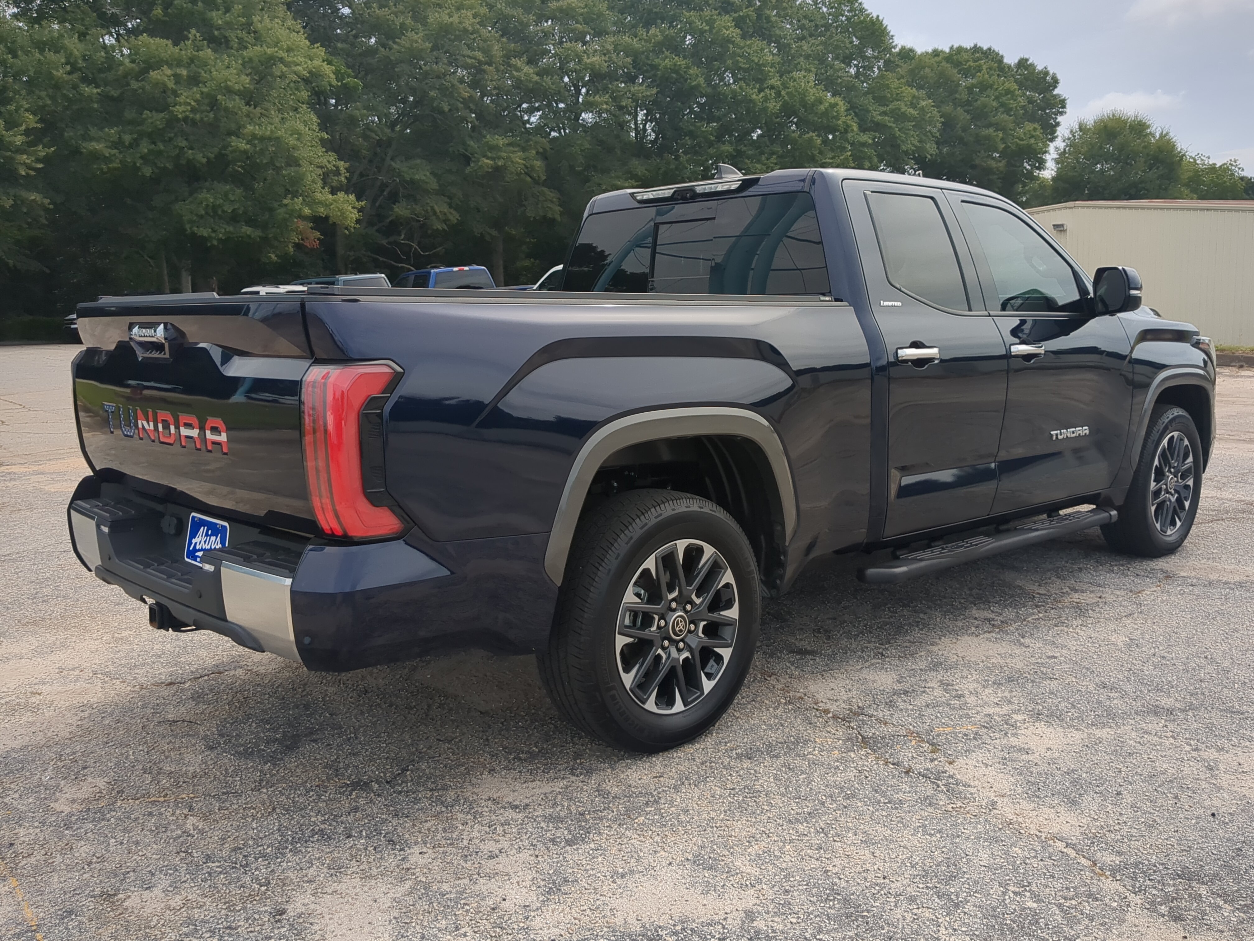 Used 2022 Toyota Tundra Limited RWD image 3