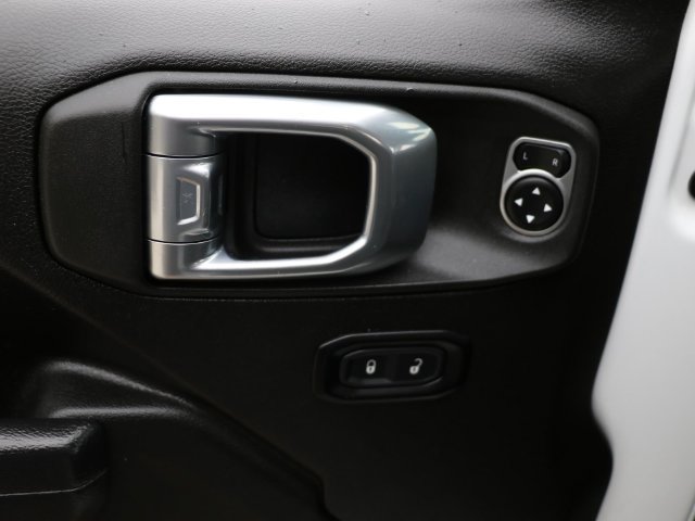 Used 2025 Jeep Wrangler Unlimited Sport AWD/4WD image 18