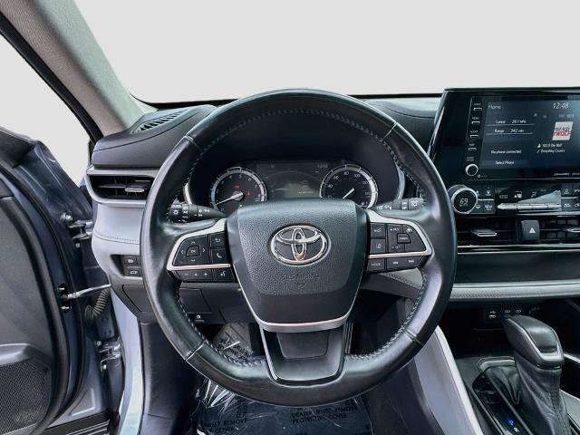 Used 2022 Toyota Highlander XLE FWD image 10