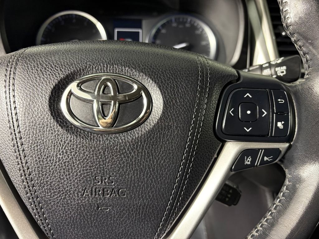 Used 2017 Toyota Highlander XLE image 23