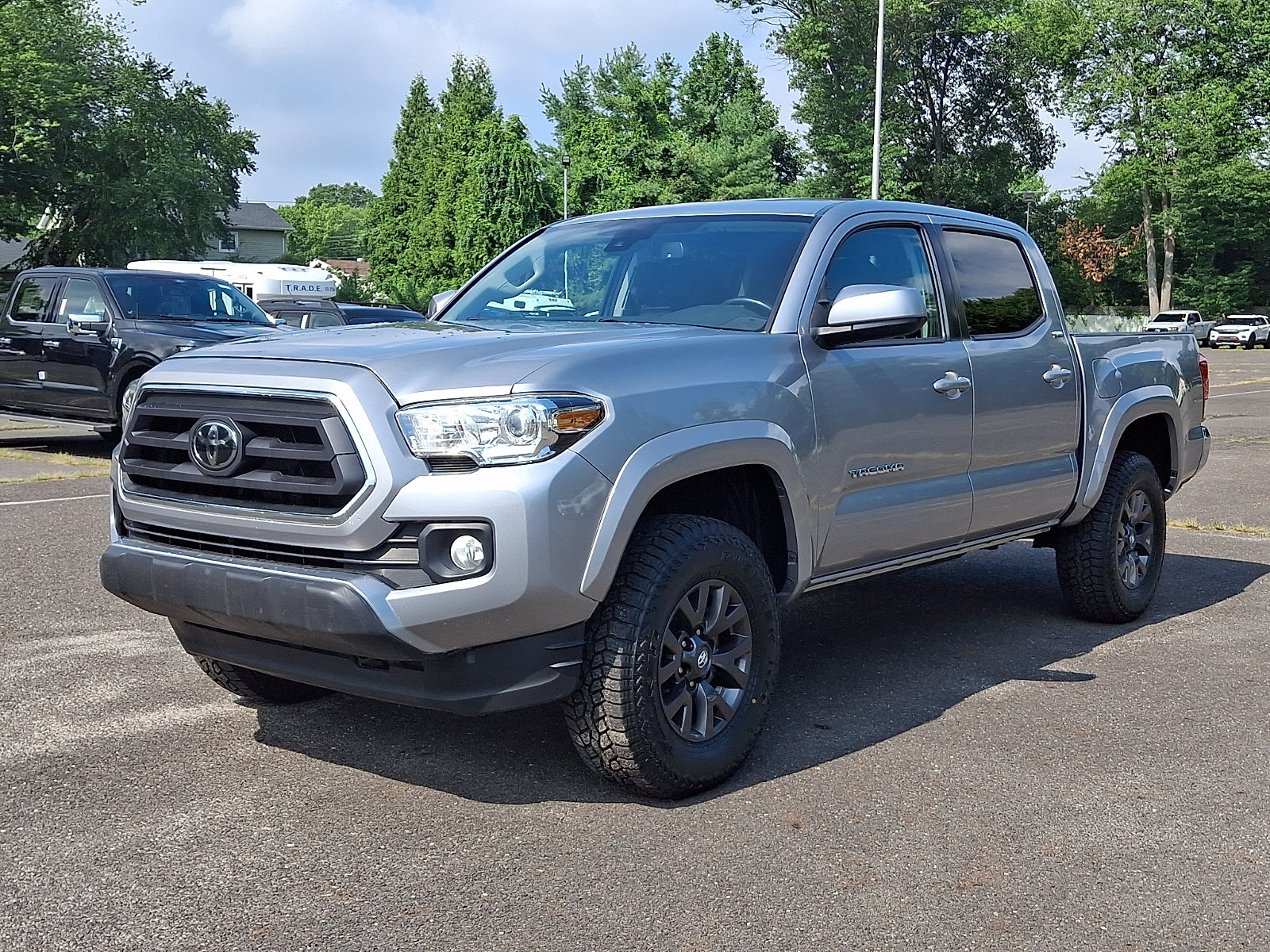Used 2021 Toyota Tacoma SR5 AWD/4WD image 3