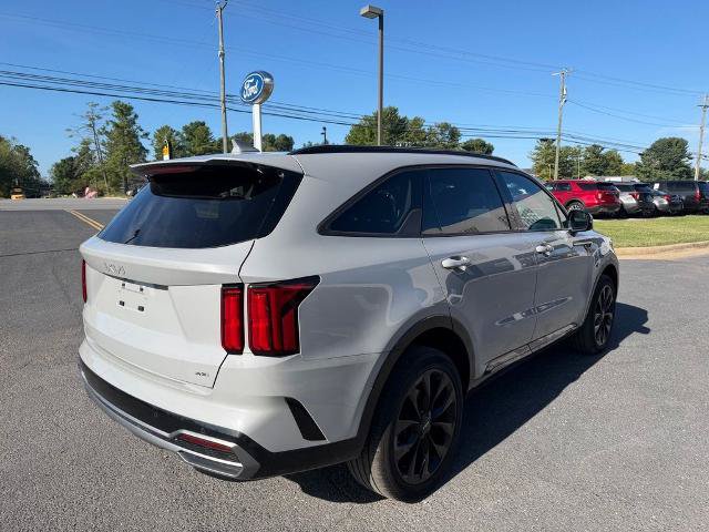 Used 2023 Kia Sorento SX AWD/4WD image 5