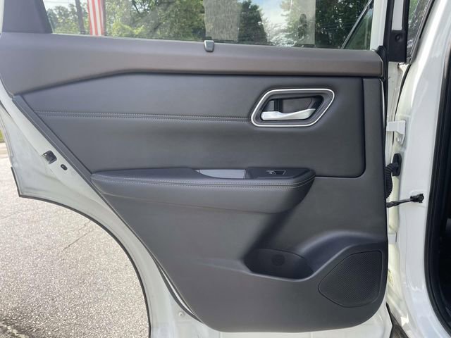 Used 2021 Nissan Rogue SL AWD/4WD image 16