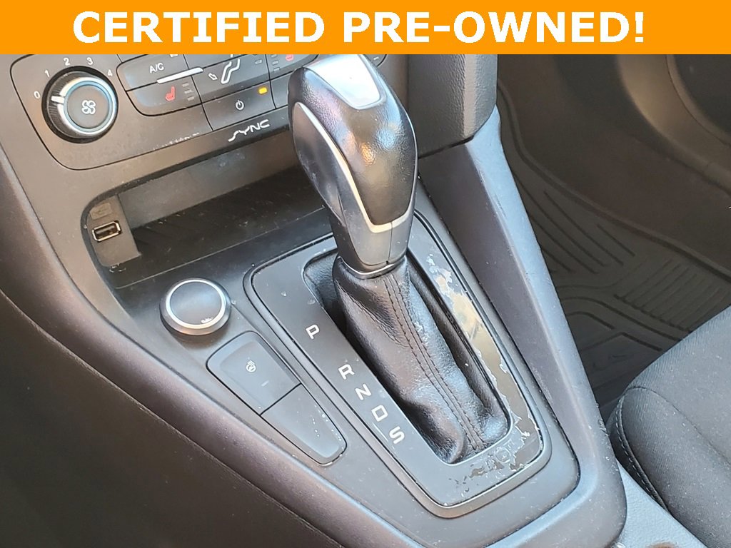 Certified 2016 Ford Focus SE w/ SE Sport Package image 27
