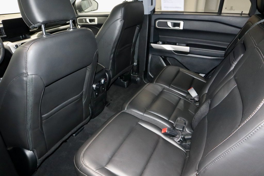Certified 2022 Ford Explorer XLT w/ Equipment Group 202A image 21