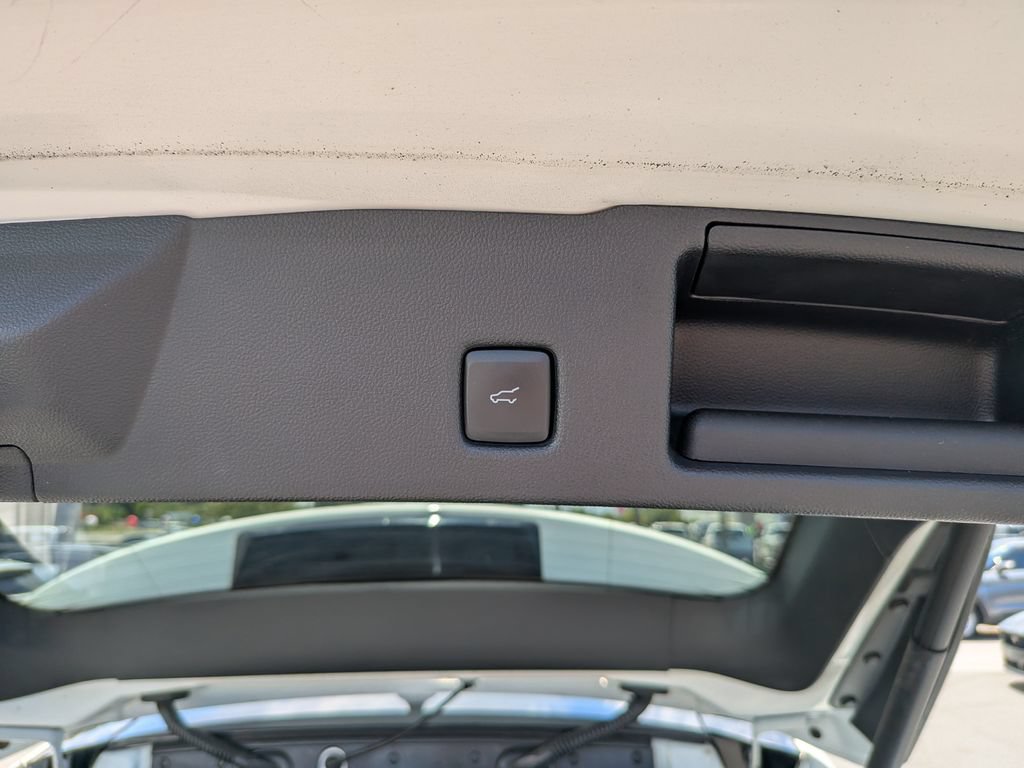 Certified 2020 Ford Escape Titanium w/ Titanium Premium Package 2.0 FWD image 16