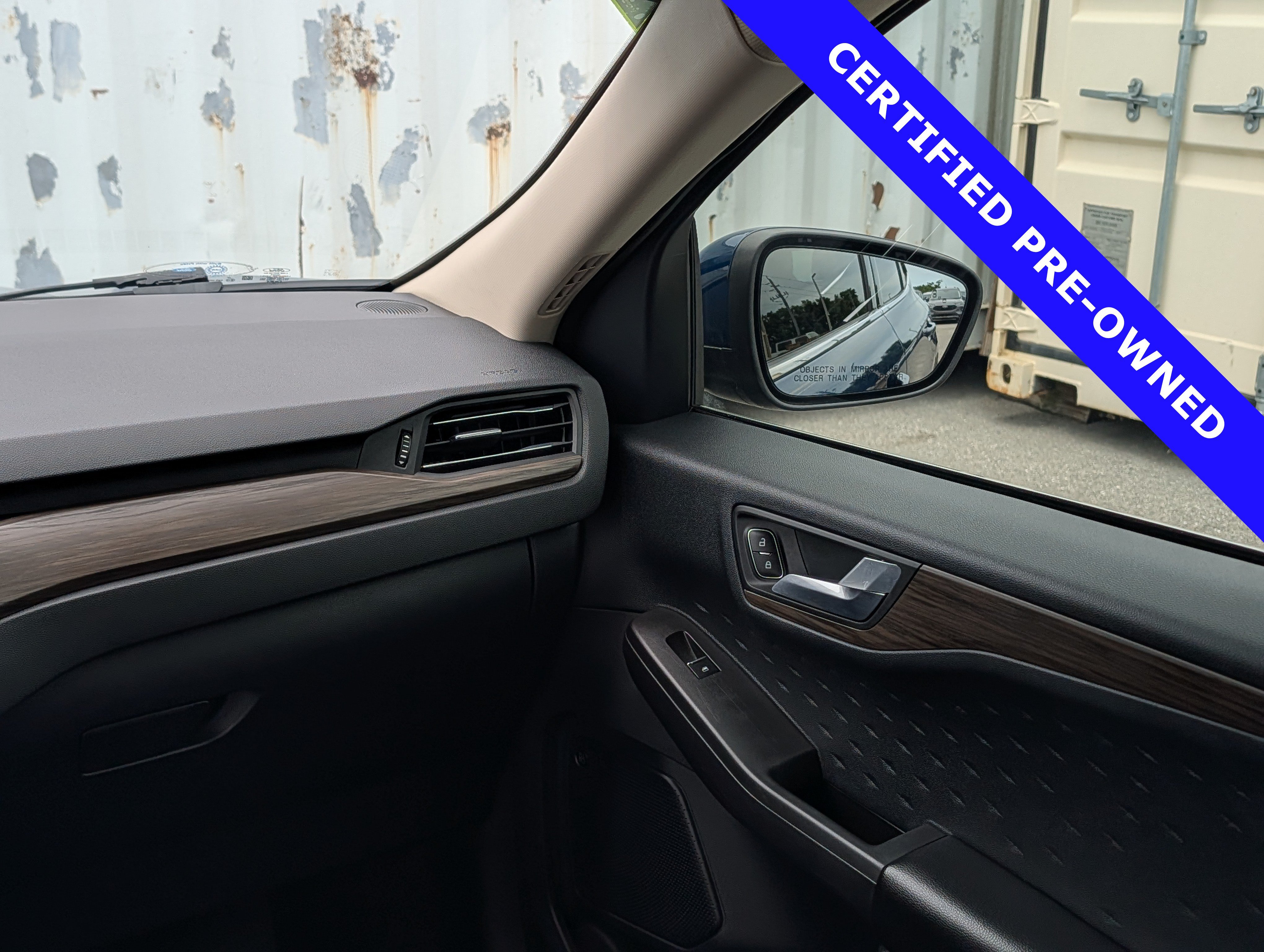 Certified 2020 Ford Escape Titanium AWD/4WD image 19