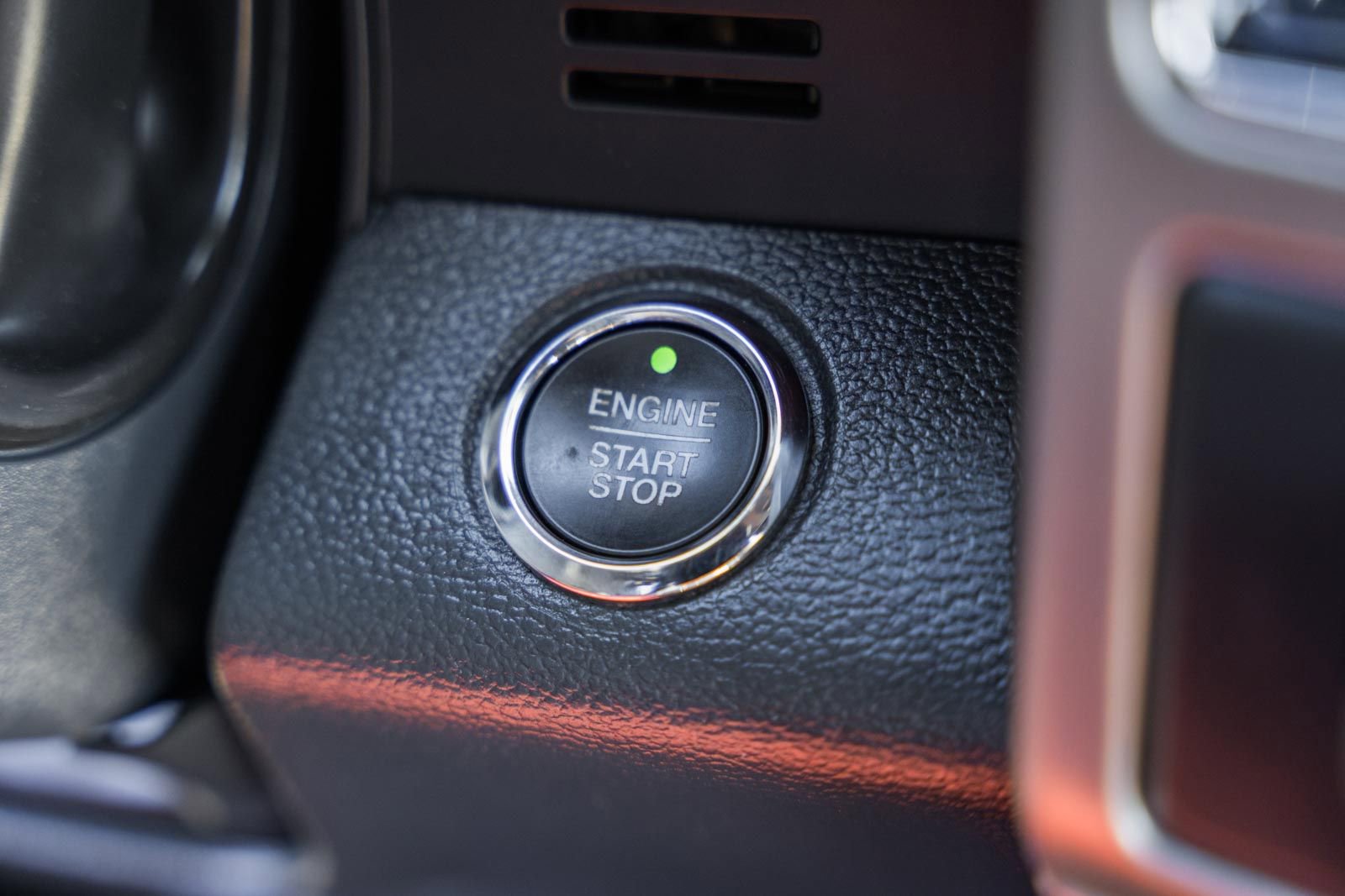 Certified 2022 Ford F450 Platinum w/ FX4 Off-Road Package image 35