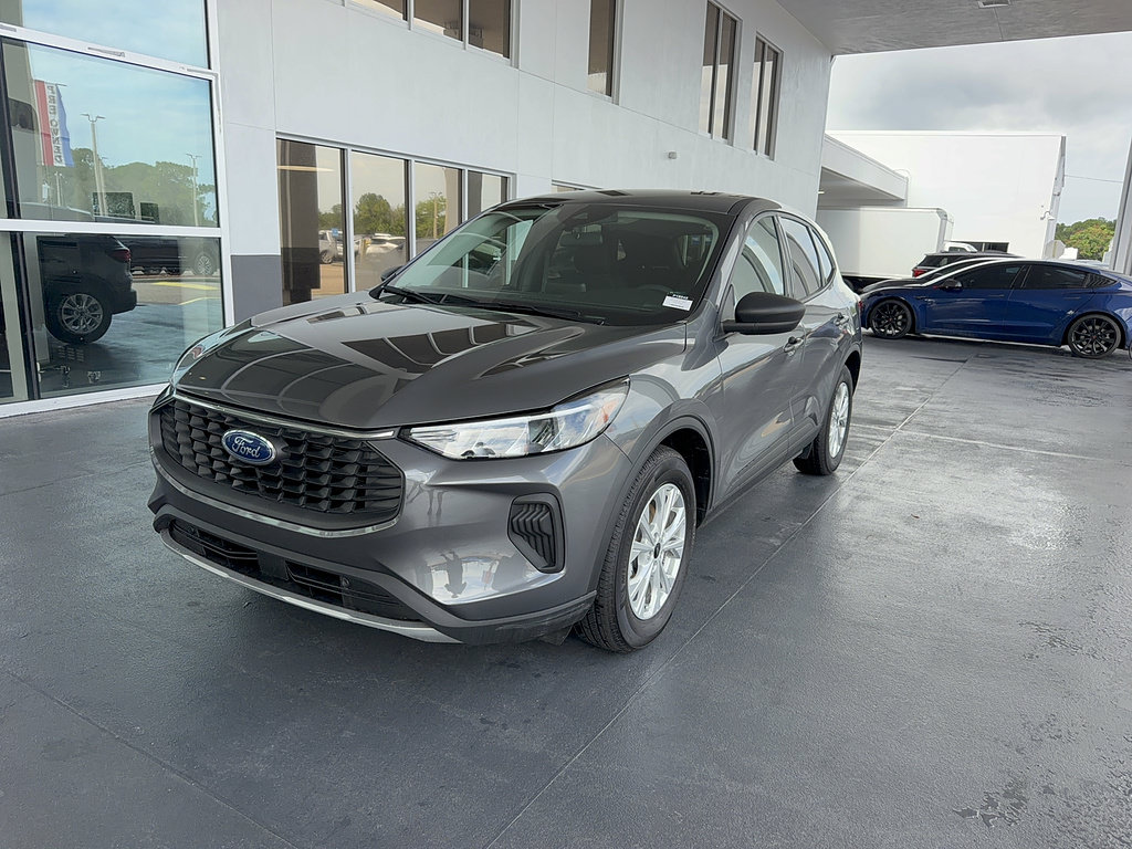 Certified 2025 Ford Escape Active FWD image 2