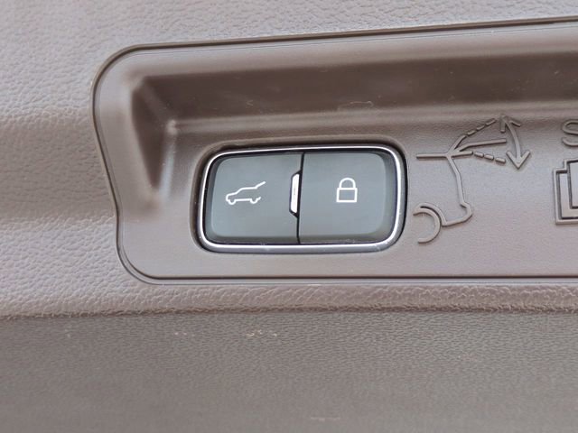 Certified 2022 Ford Explorer King Ranch w/ Premium Technology Package image 14