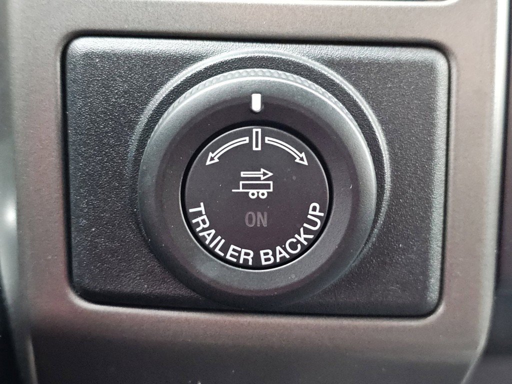 Certified 2019 Ford Expedition Max XLT w/ Equipment Group 202A image 17