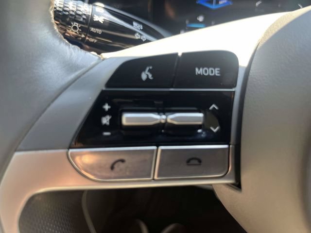 Used 2023 Hyundai Elantra SEL w/ Convenience Package FWD image 22