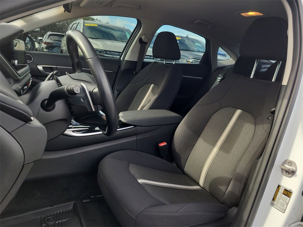 Used 2023 Hyundai Sonata SEL w/ Cargo Package image 16