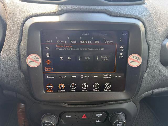 Used 2023 Jeep Renegade Latitude AWD/4WD image 17