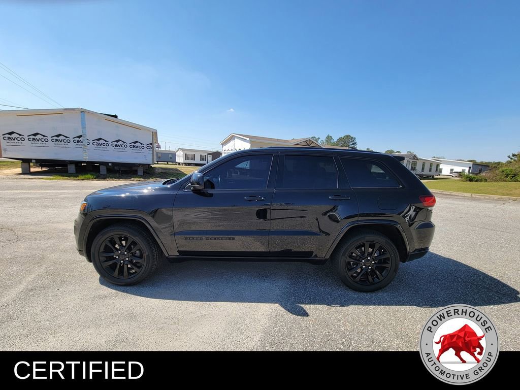 Used 2020 Jeep Grand Cherokee Altitude image 3