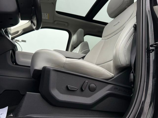 Certified 2025 Ford Expedition Max Platinum image 44