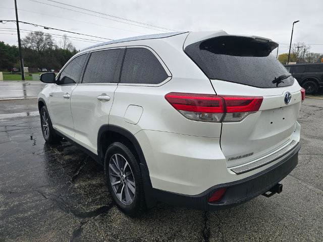 Used 2019 Toyota Highlander XLE AWD/4WD image 2