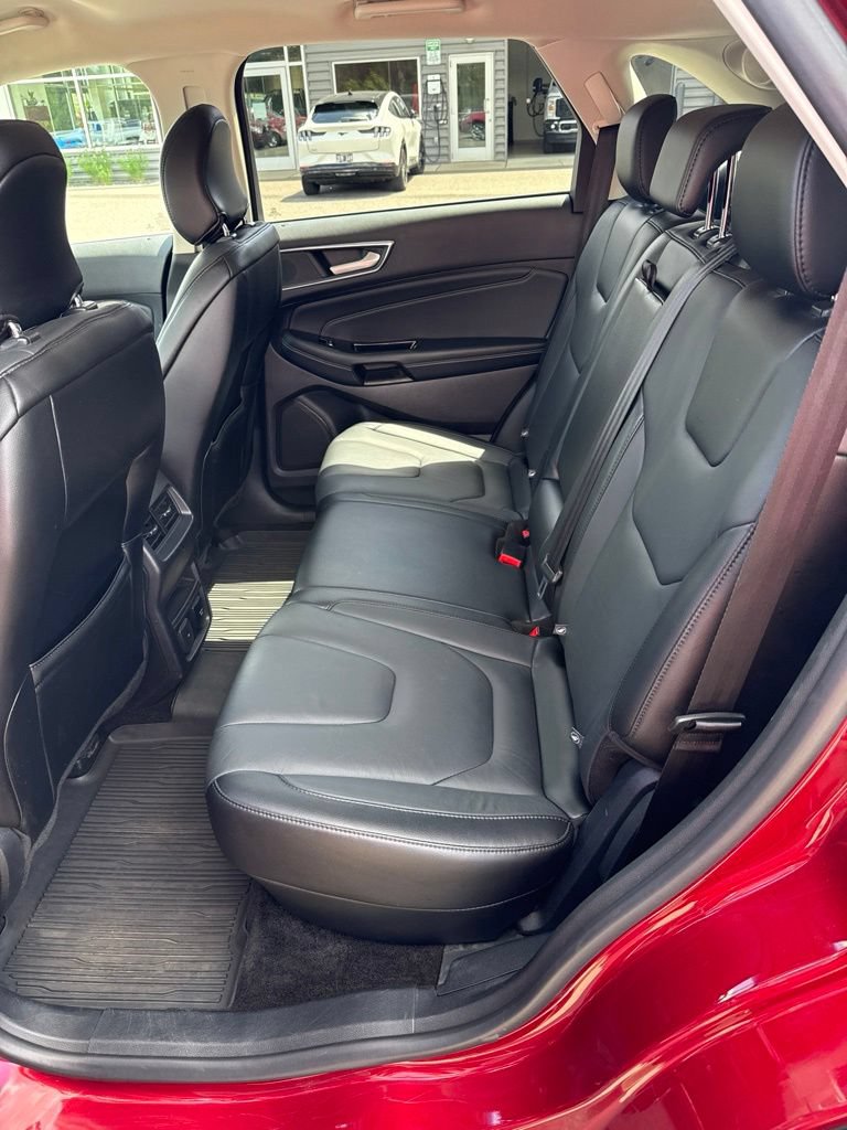 Certified 2018 Ford Edge Titanium w/ Technology Package AWD/4WD image 10