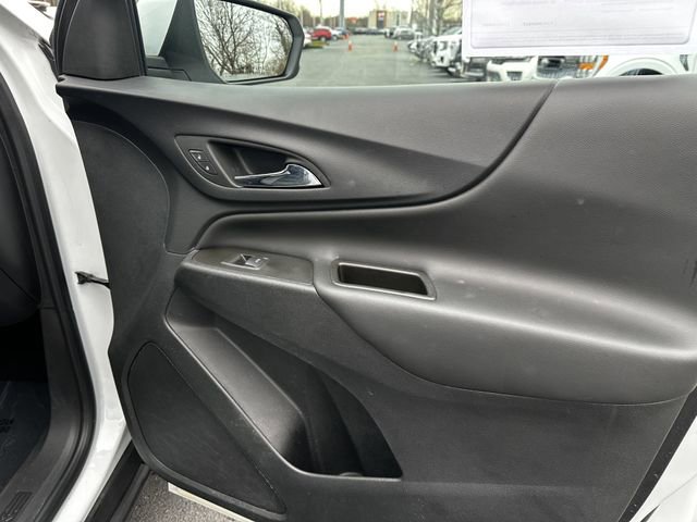 Used 2023 Chevrolet Equinox LT image 36