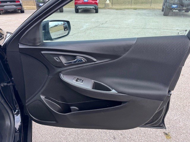 Used 2023 Chevrolet Malibu LT image 31