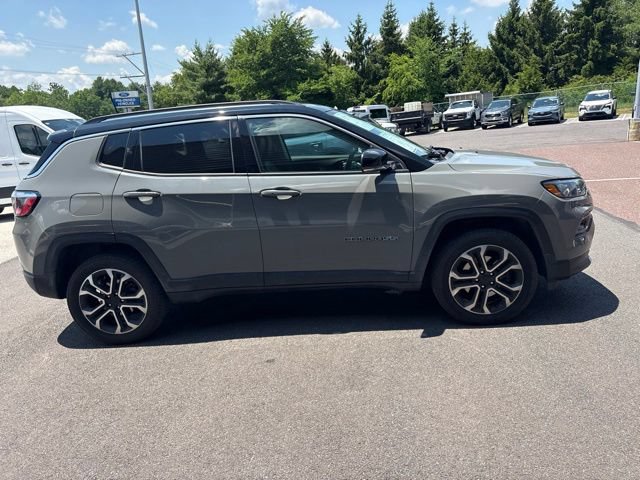 Used 2022 Jeep Compass Limited AWD/4WD image 18