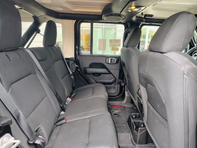 Used 2023 Jeep Wrangler Unlimited Sahara w/ Cold Weather Group AWD/4WD image 17