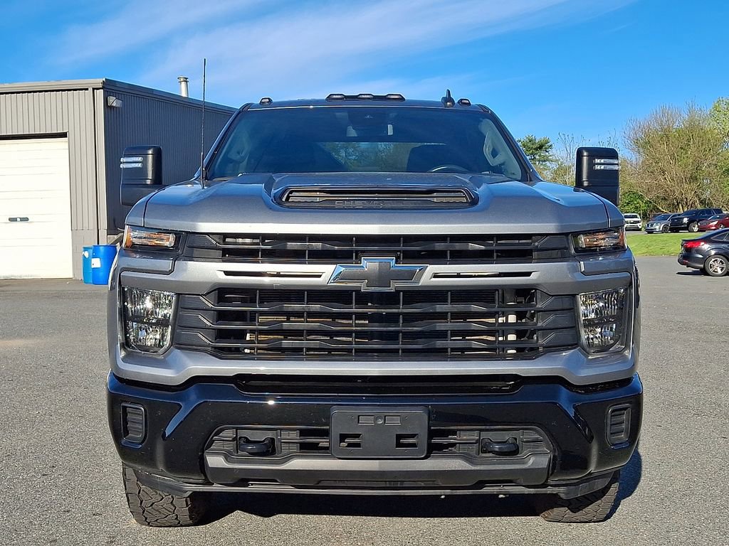 Used 2024 Chevrolet Silverado 2500 Custom w/ Custom Value Package AWD/4WD image 2
