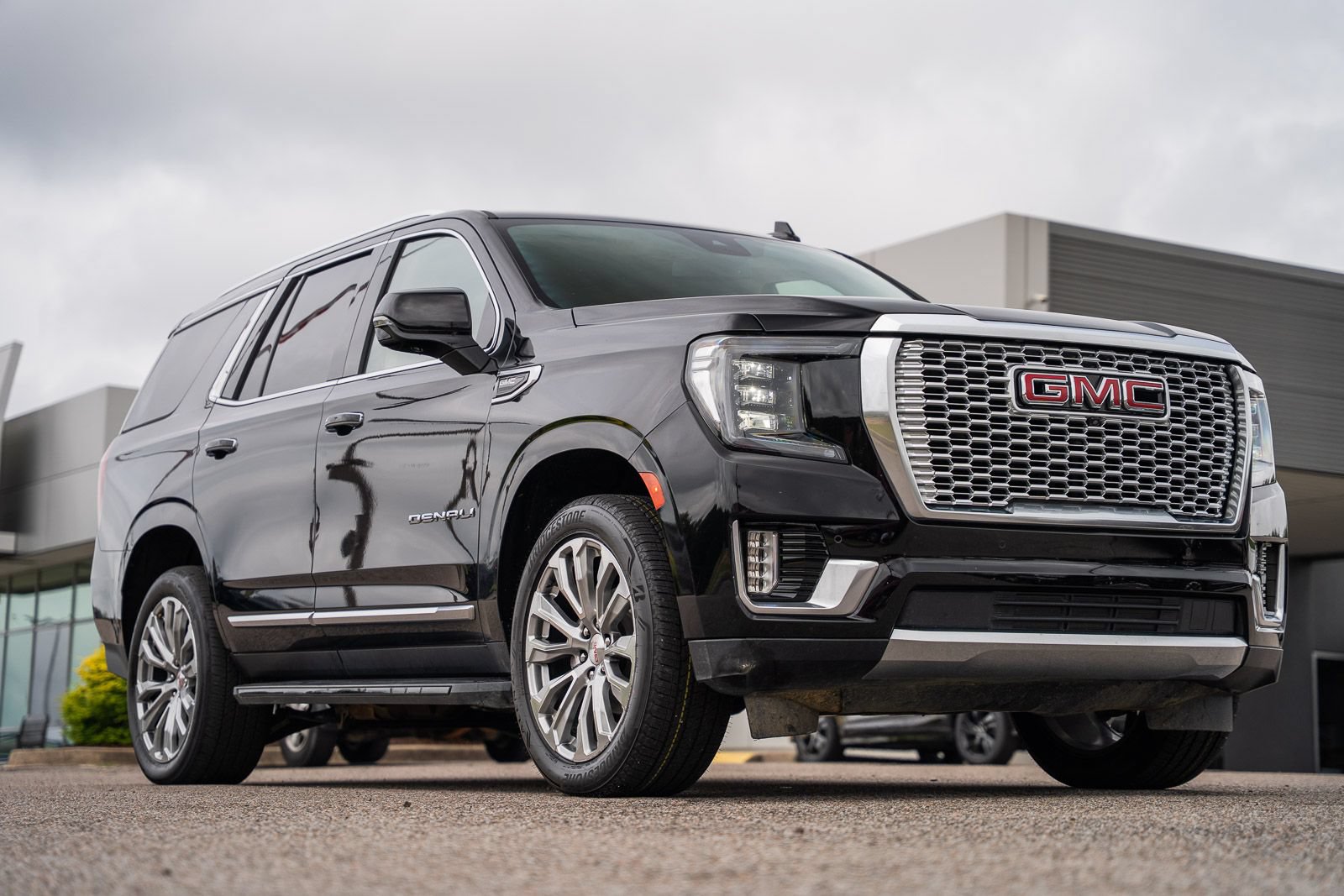 Used 2024 GMC Yukon Denali w/ Max Trailering Package AWD/4WD image 2