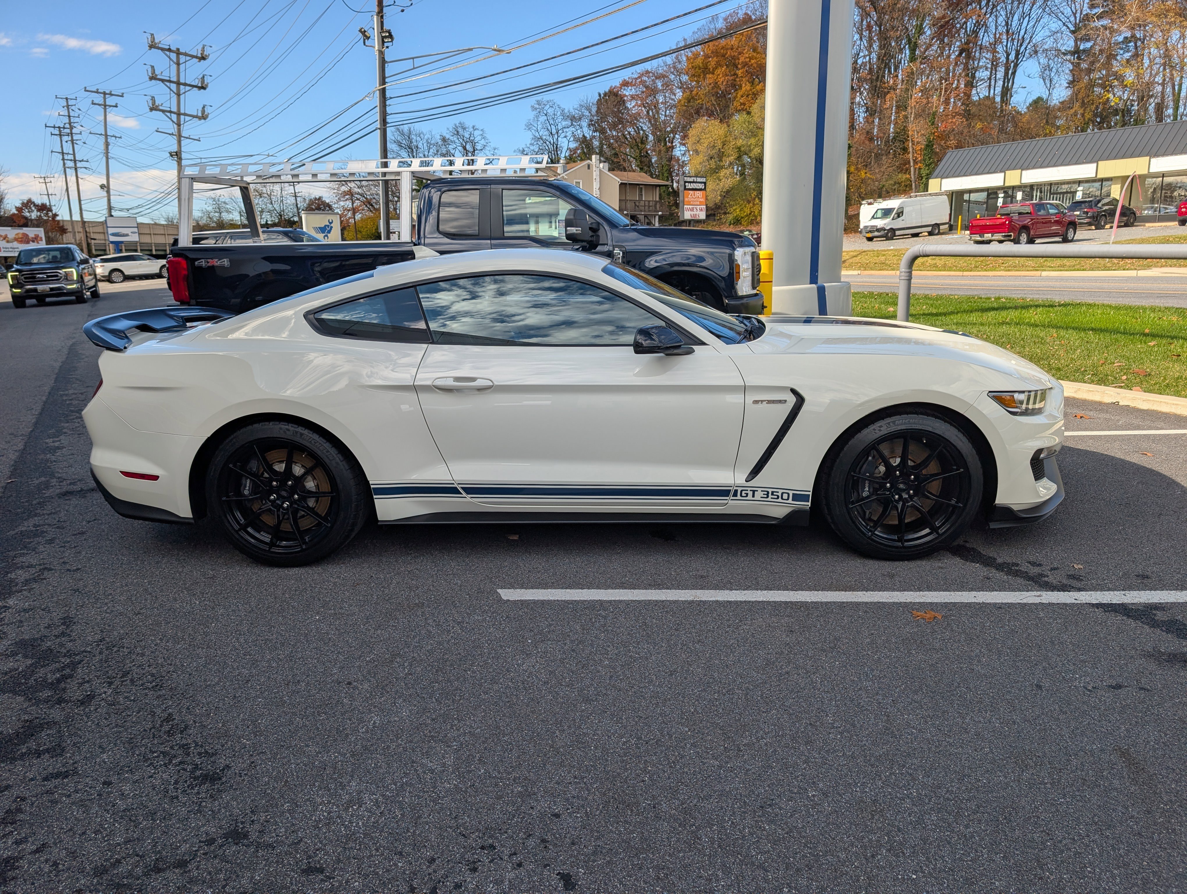 Certified 2020 Ford Mustang Shelby GT350 w/ Technology Package image 8