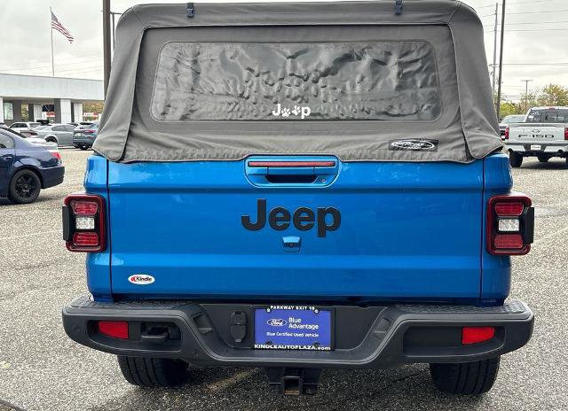 Used 2023 Jeep Gladiator Overland AWD/4WD image 16
