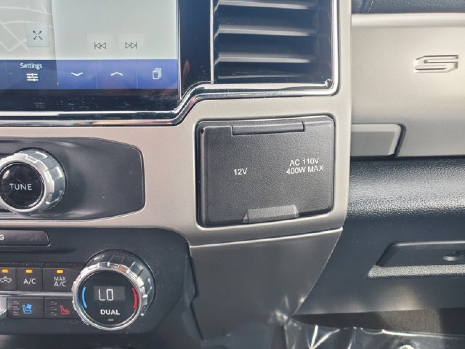 Certified 2022 Ford F250 Lariat w/ Tremor Off-Road Package image 25